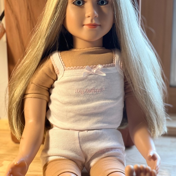 My Twinn ‘Wendi’ Blonde Blue Eyes Long Hair 23" Poseable Girl Doll 2008 - Picture 8 of 13